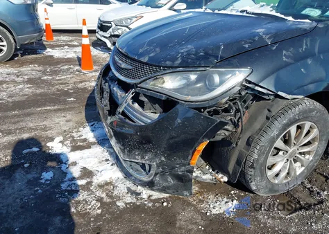 2019 Chrysler Pacifica Touring L z USA, uszkodzony, nr VIN 2C4RC1BG8KR721402